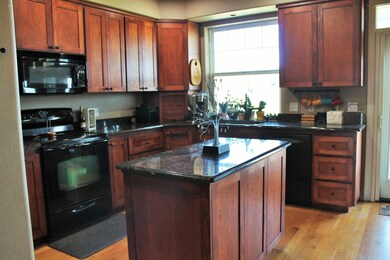 Kitchen (2)