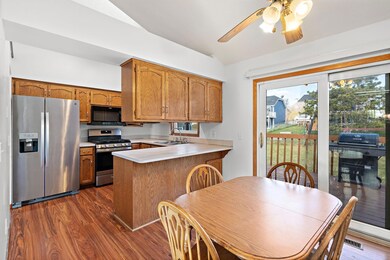 1639 Helena Rd N, Saint Paul, MN 55128 - photo 5