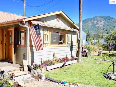 112 3rd Ave, Clark Fork, ID 83811 - photo 2