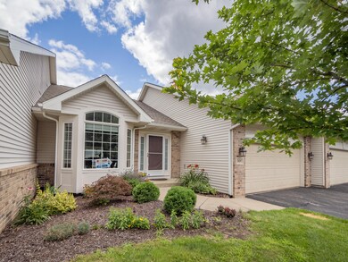 207 Round Hill Rd-102