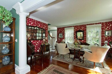 Parlor/sitting room