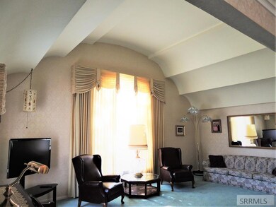 Beautiful cathedral ceiling in formal living rm