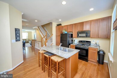 16759 Shingle Oak Dr unit 269, Woodbridge, VA 22191 - photo 3