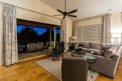 005_Living Room