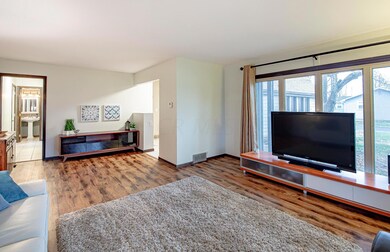 4 Living Room