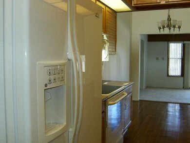 Refrig & range/oven in kitchen