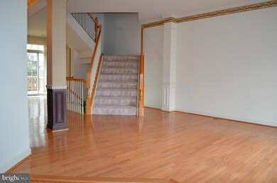 9908 Michael Schar Ct, Vienna, VA 22181 - photo 3