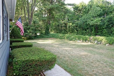 27 Fisher St, Medway, MA 02053 - photo 3