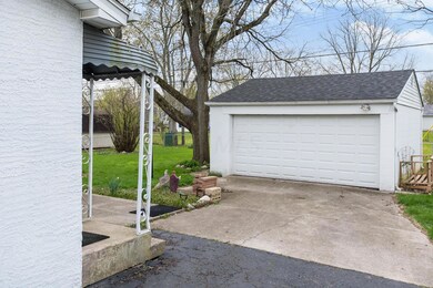Detached Garage