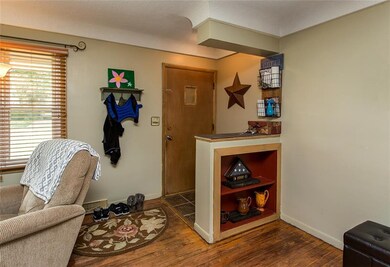 3405 Shawnee Place, Des Moines, IA 50310 - photo 5