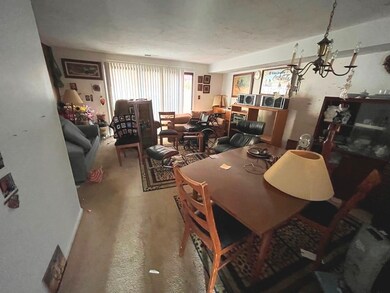 302 Windsor Dr, Framingham, MA 01701 - photo 3