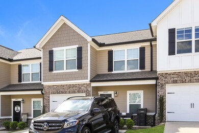 002-photo-front-view-13656417