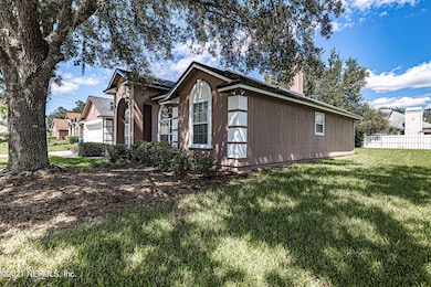 11033 Lydia Estates Dr W, Jacksonville, FL 32218 - photo 3