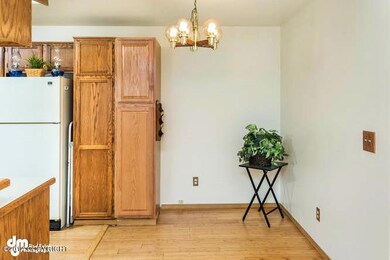 8505 Jewel Lake Road 4-small-005-Dining