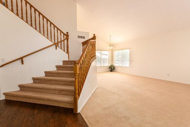 entry/living  - 9048 Eaglestone