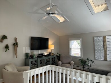 83 Eustis Ave, Newport, RI 02840 - photo 5