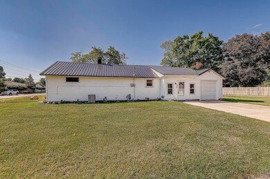 1325 Johnson St, Elkhart, IN 46514 - photo 3