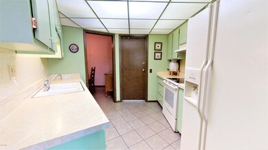 11029 W Topaz Dr, Sun City, AZ 85351 - photo 4