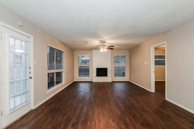 1909 Chelsea Ct, Rosenberg, TX 77471 - photo 4