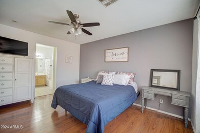 27-web-or-mls-W Pershing St-025
