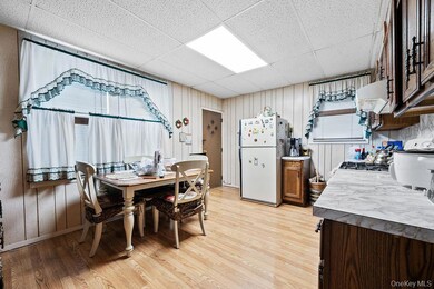 111-15 Inwood St, Jamaica, NY 11435 - photo 6