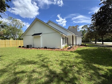 675 E Cherry St, Jesup, GA 31546 - photo 6