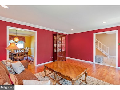 626 Highpointe Cir, Langhorne, PA 19047 - photo 3