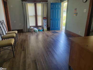 605 E Monroe St, Mount Ayr, IA 50854 - photo 3