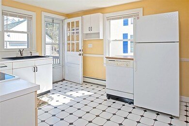 26 Hemlock Ave, Cranston, RI 02910 - photo 4