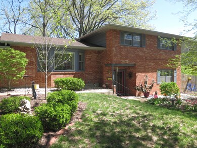 2605 Summit Road