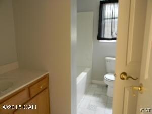606 E Hancock St, Saint Clair, PA 17970 - photo 3