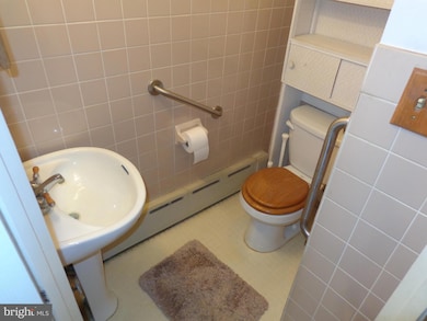 3010 S Colorado St, Philadelphia, PA 19145 - photo 4