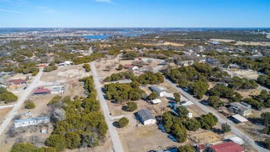 923 Bosque River Dr, Granbury, TX 76048 - photo 2