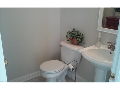 8842 Morgans Run unit 5C, Olmsted Falls, OH 44138 - photo 3