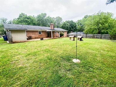 1020 Valley St, Statesville, NC 28677 - photo 4