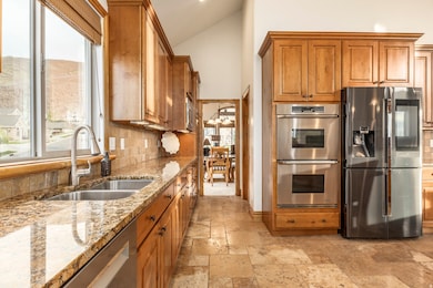 1263 E Wild Maple Ct, Draper, UT 84020 - photo 2