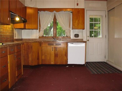 LARGE KITCHEN WITH D.W.