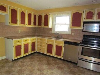 242 Worcester Ln, Waltham, MA 02451 - photo 6