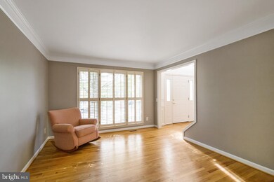 8908 Bovelder Dr, Laurel, MD 20708 - photo 4