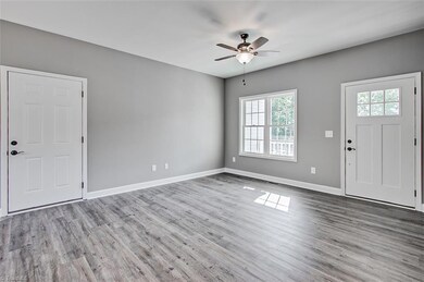 572 Northampton Dr, Asheboro, NC 27205 - photo 3