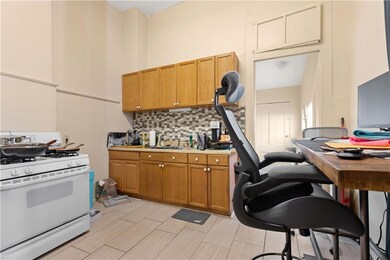 5310 Laurel St
Kitchen