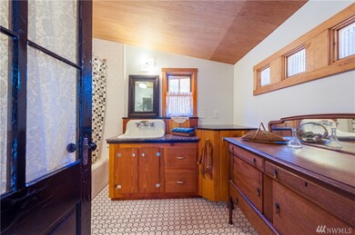 1742 S Nugent Rd, Lummi Island, WA 98262 - photo 2