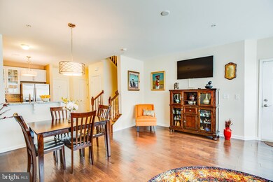 3005 Chesapeake Dr unit 9, Dumfries, VA 22026 - photo 3