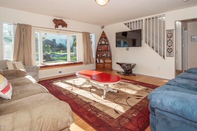 1431 SW Harbor Ave, Lincoln City, OR 97367 - photo 6