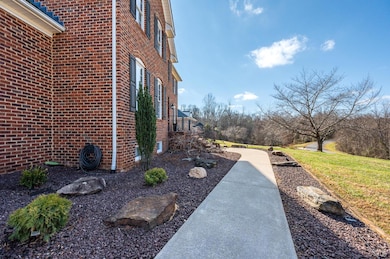 1102 Walkers Crossing Dr, Forest, VA 24551 - photo 3