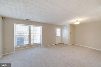 3216 Tapestry Cir, Burtonsville, MD 20866 - photo 6