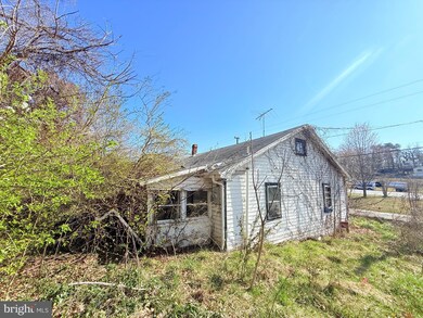 18512 Corby St, Triangle, VA 22172 - photo 3