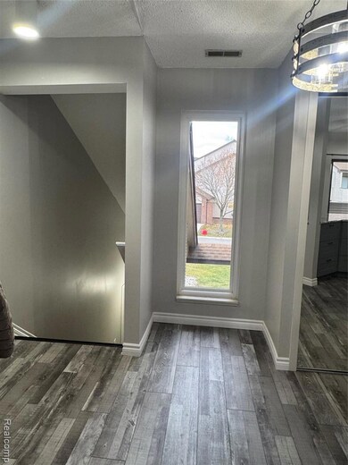 6619 Ridgefield Cir unit 205, West Bloomfield, MI 48322 - photo 6