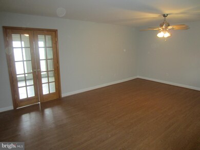 12211 Raritan Ln, Bowie, MD 20715 - photo 2