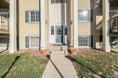 45200 Keding St unit 101, Utica, MI 48317 - photo 3